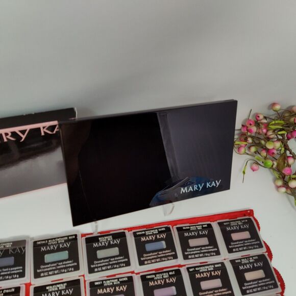 NEW Lot of 33 - Mary Kay ChromaFusion Eyeshadow Assortment .05 oz - Picture 2 of 14